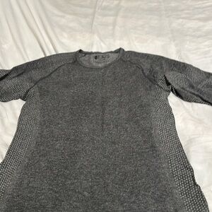 Long sleeve fig undershirt